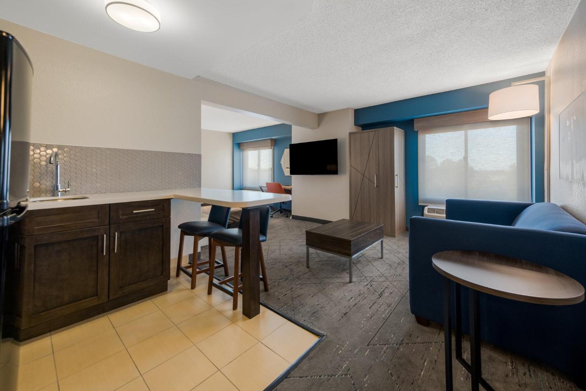 Holiday Inn Express Hotels- Hampton By Ihg Exterior photo