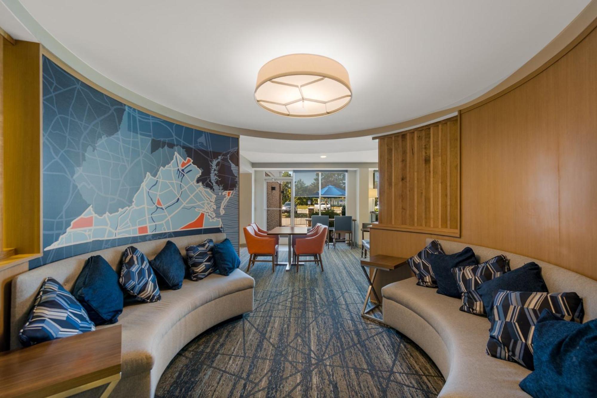 Holiday Inn Express Hotels- Hampton By Ihg Exterior photo