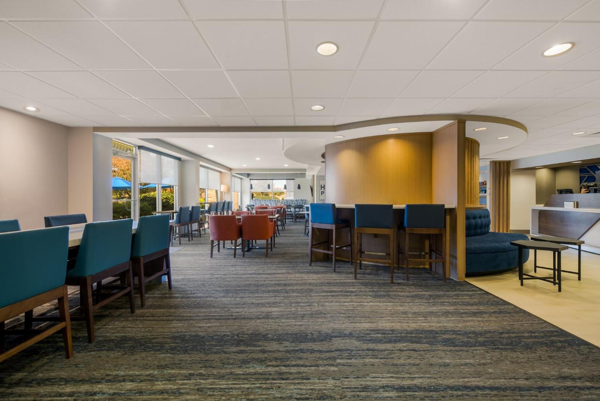 Holiday Inn Express Hotels- Hampton By Ihg Exterior photo
