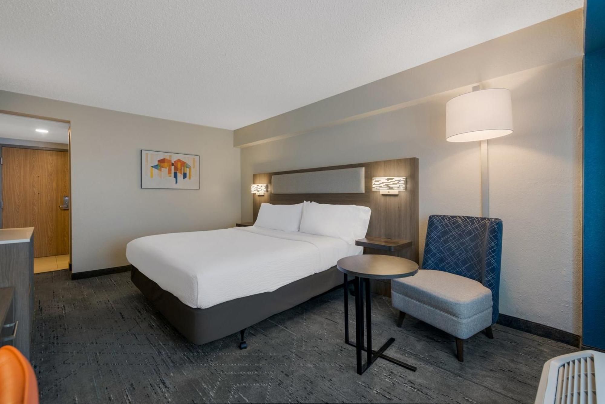 Holiday Inn Express Hotels- Hampton By Ihg Exterior photo
