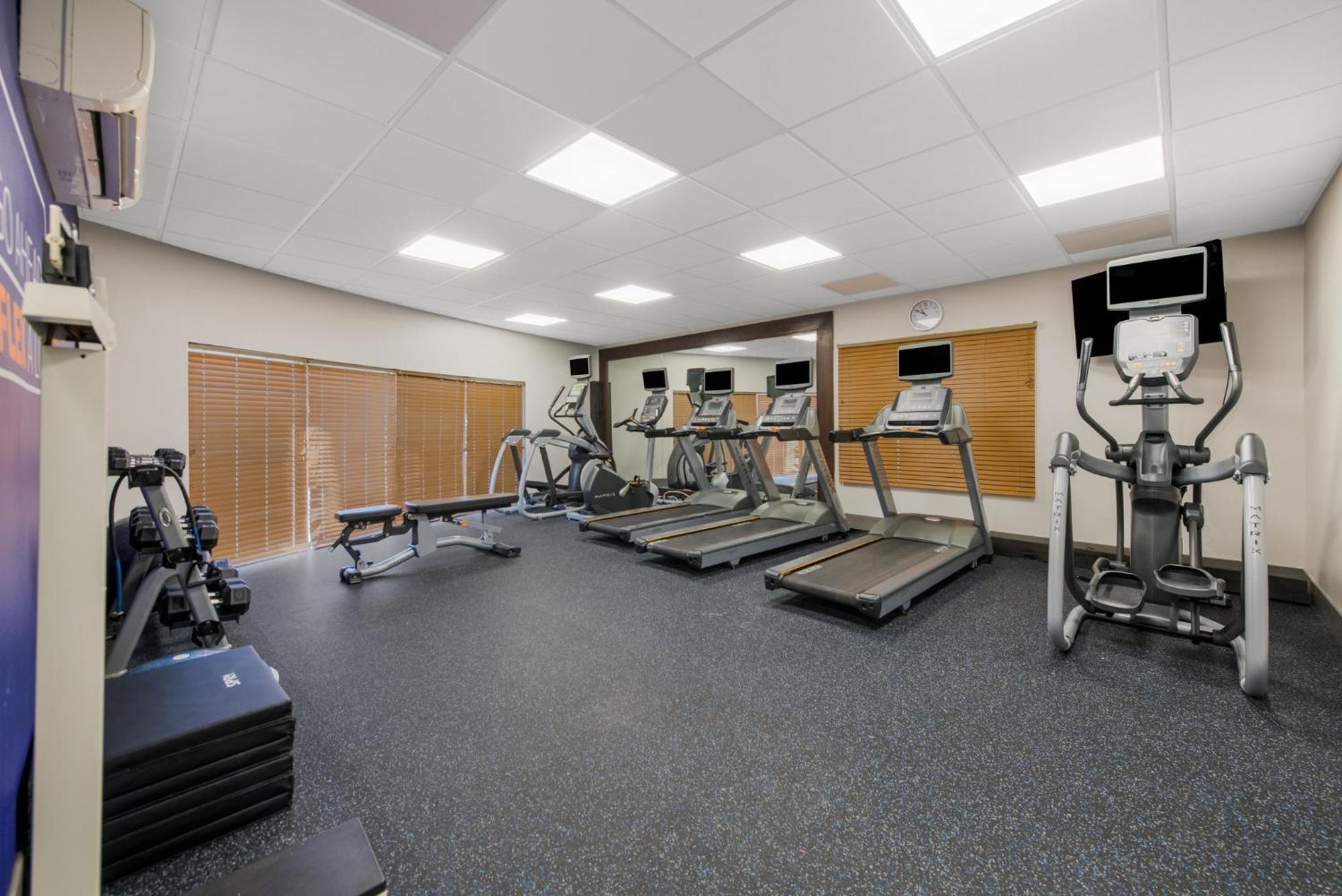 Holiday Inn Express Hotels- Hampton By Ihg Exterior photo
