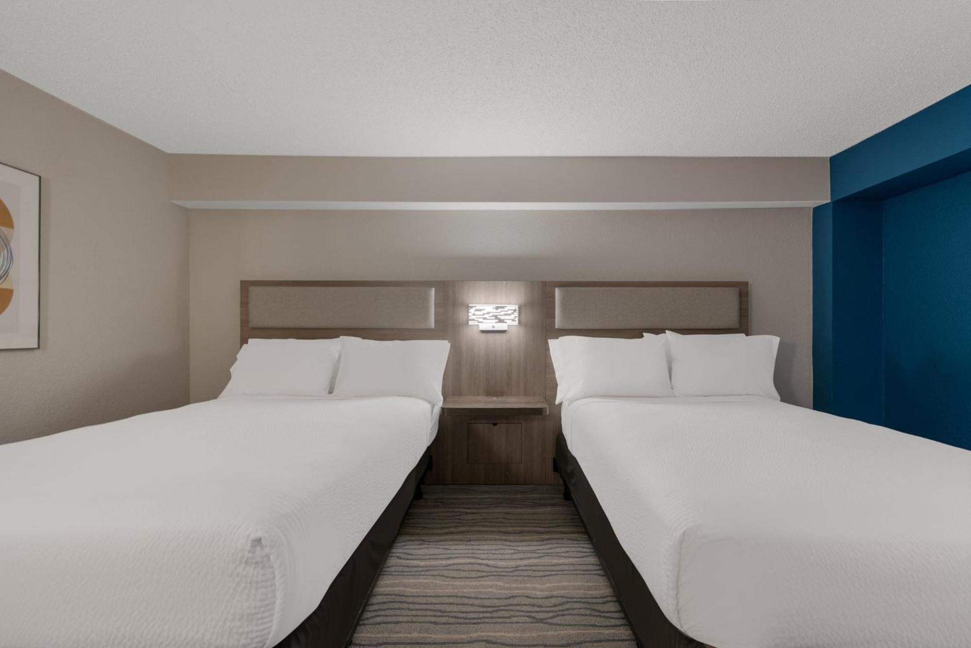 Holiday Inn Express Hotels- Hampton By Ihg Exterior photo