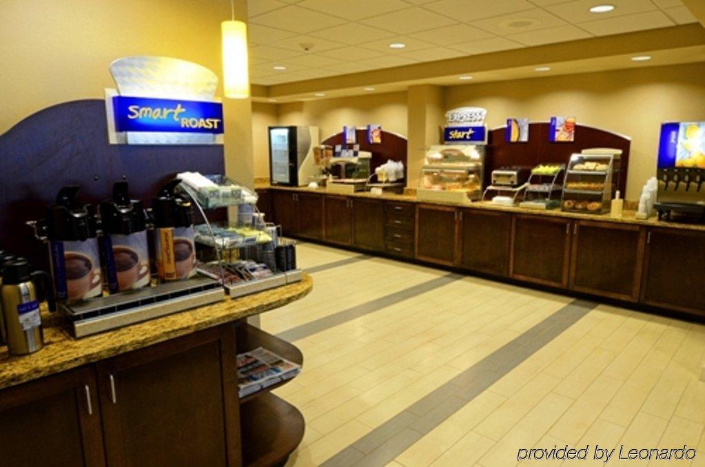Holiday Inn Express Hotels- Hampton By Ihg Exterior photo